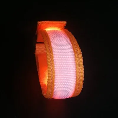 Immagine prodotto di Braccialetto riflettente a LED, ricaricabile, ricaricabile tramite USB, luce a LED, arancione, per passeggiate notturne, sport, corsa