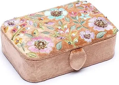 Produktbild von Schmuck-/Tarot-Box Samt Beige mit Blumen – 11 x 15,5 x 5 cm