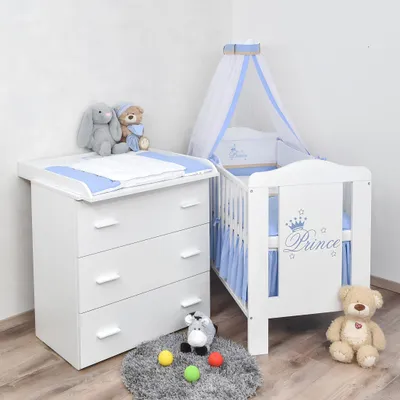 Produktbild von Baby-Delux Babyzimmer Prince Babybett 120x60 Wickelkommode Bettwäsche Set Komplettzimmer