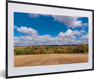 Produktbild von MuchoWow® Gerahmtes Poster Eine trockene Wiese in Durbuy in den Ardennen 60x40 cm - Poster mit Schwarzem Bilderrahmen Wandposter Rahmen Foto Bilder - Schlafzimmer - Plakat in Rahmen - Drucken