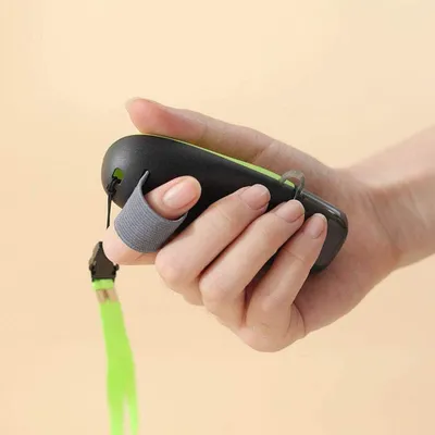 Productafbeelding van Huisdier Trainingsklikker - Klikker met band - Gedrag Aanleren - Ergonomisch Ontwerp - 60 gram - Zwart