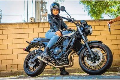 Zdjęcie produktu dla Kompletny układ wydechowy GPR Deeptone z zatwierdzonym katalizatorem Inox do Kawasaki Z 650 RS