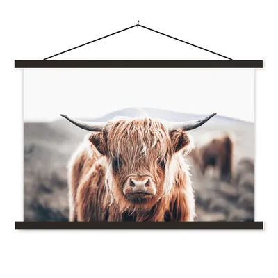 Produktbild von MuchoWow® Textilposter Schottischer Highlander - Berg - Hoorn 60x40 cm mit schwarzem Rahmen - Hölzernes