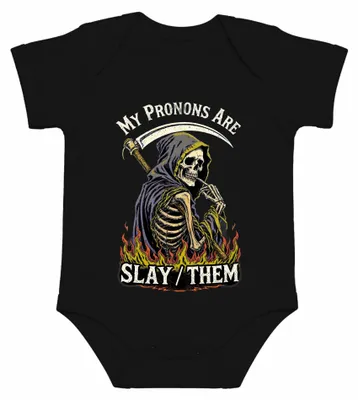 Obrázok produktu pre Tielko pre bábätko, unisex, čierna farba, s nápisom "My Pronouns Are Slay Them Skelett Sensenmann Flamme düster", veľkosť 6/12 mesiacov