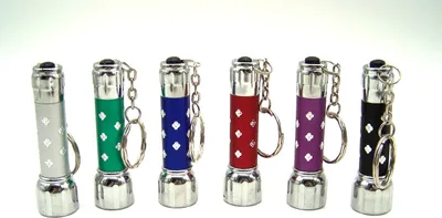 Produktbild von Taschenlampe Schlüsselbund Lampe klein mit Knopfzellen und Schlüsselring ca. 7 cm lang, 2 Stück verschiedene Farben