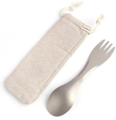 Produktbild von Unyqoos® Ultraleichter Titan-Spork – 2‑in‑1 Löffel & Gabel, 18 g, robustes Titan, hitzebeständig, mit Tasche für Camping & Wandern