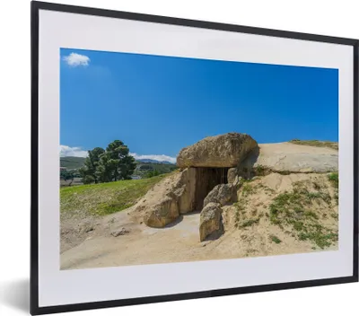 Produktbild von MuchoWow® MuchoWow® Gerahmtes Poster Ein Dolmen in Malaga, Spanien 40x30 cm - Poster mit zchwarzem Bilderrahmen - Bilderrahmen - Poster im Rahmen