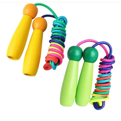 Produktbild von Kinder Springseil 2er Set Verstellbar mit Holzgriffen Baumwollseil 2,4 m