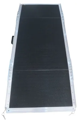 Produktbild von WORHAN Dreifach Faltbare Rollstuhlrampe Laderampe Rampe Aluminium Klappbare Schwerlastrampe rutschfest 182cm (300kg) RF18