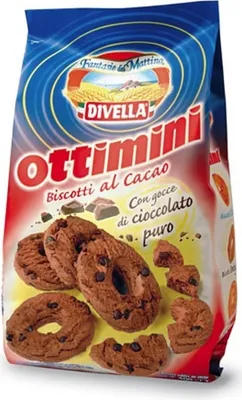 A bag of Divella Ottimini biscuits with chocolate chips.