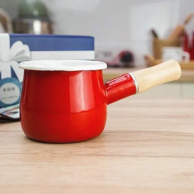 Produktbild von Antihaft-Milchtopf mit Holzgriff, 550ml Emaille-Kochtopf