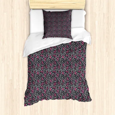 Produktbild von ABAKUHAUS Leopard-Druck Mantele, Tier, Milbensicher Allergiker geeignet mit Kissenbezügen, 135 cm x 200 cm - 80 x 80 cm, Rosa Grau Schwarz