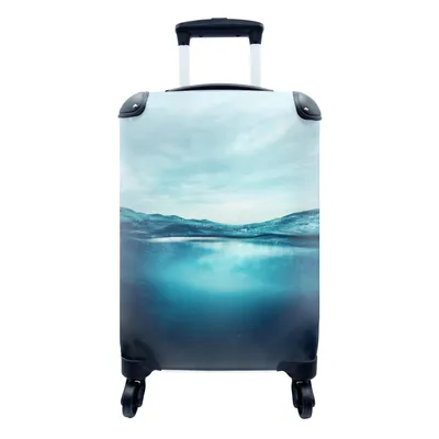 Produktbild von MuchoWow® Koffer Handgepäck Trolley Rollkoffer Kleine Reisekoffer mit 4 Rollen - Ozean - Wasser - Blau - Cabin Size < 55x40x23 cm & 55x40x20 cm - Fotokoffer - Kabinenkoffer - Boardgepäck - Reise-Box - Reisekoffer - Reisegepäck - Koffer mit Bild - Trolley für Kinder