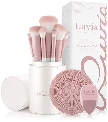 Produktbild von Luvia Vegan Make-up-Pinsel-Set 7-tlg + Reinigungsmatte & Schwamm Rosa/Perlmutt