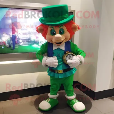 Productafbeelding van Leprechaun mascotte REDBROKOLY kostuum karakter gekleed met een bermudabroek en armbandhorloges