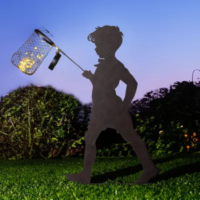 Produktbild von LED Solar Gartenstecker Junge mit Kescher