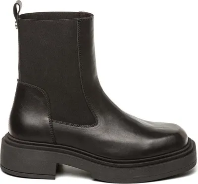 Produktbild von Kaufen Sie den Steve Madden Churro Schwarz bei Kicksshop. Cooler schwarzer Damenstiefel mit modernem Design und bequemer Passform.