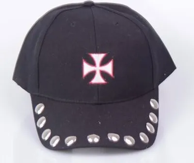 Produktbild von Baseball Kappe schwarz mit Nieten auf dem Schirm