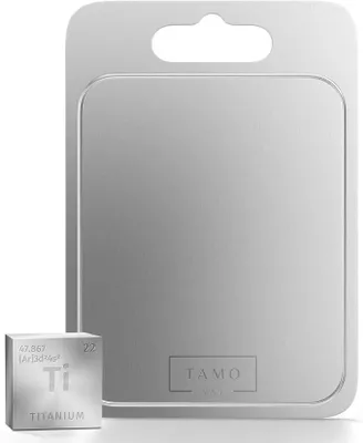 Imagen del producto de Tabla de cortar TAMO Titan, con ranura para recoger los jugos, fabricada con 100% titanio puro, higiénica, antibacteriana y duradera. Tabla de cortar de titanio, ideal para carne, frutas, verduras, cocina, camping y actividades al aire libre (tamaño grande)