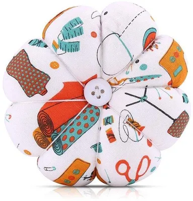 Productafbeelding van Spitzenkussen armband – Draagbaar – Materiaal: stof, diameter: 10 cm – Naaldkussen