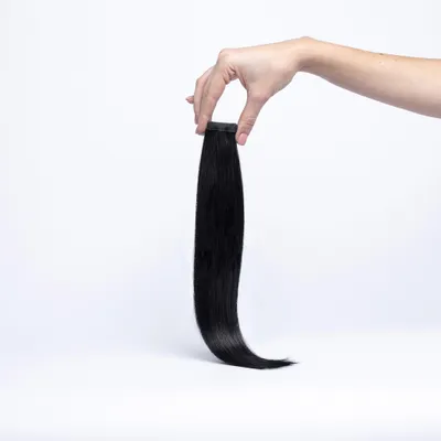 Produktbild von chaarmant Tape In Extensions Classic Echthaar 40 cm 50 g – Haarverlängerung #1 Schwarz