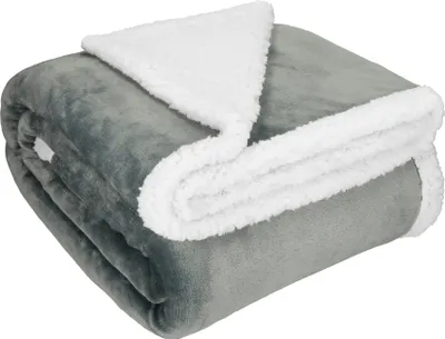 Produktbild von Betz Luxus Flanell Sherpa Kuscheldecke VERONA 150x200 cm Wohndecke XXL  Farbe: silber grau