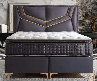 Produktbild von Casa Padrino Luxus Doppelbett Lila / Gold - Verschiedene Größen - Massivholz Bett mit Kopfteil und Matratze - Schlafzimmer Möbel - Hotel Möbel - Luxus Möbel