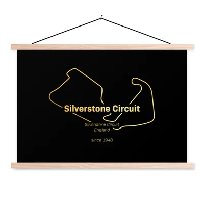 Produktbild von MuchoWow® Textilposter F1 - Silverstone - England 120x80 cm mit holzfarbenen Rahmen - Aufhängeset