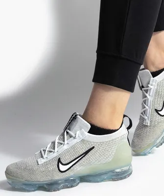 Zdjęcie produktu dla Damskie trampki NIKE AIR VAPORMAX 2021 FK GS 39