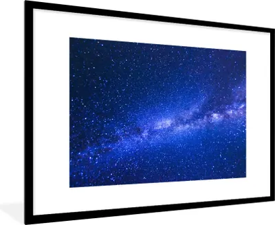 Produktbild von MuchoWow® Gerahmtes Poster Milchstraße in einem blauen Himmel 90x60 cm - Poster mit Schwarzem Bilderrahmen Wandposter Rahmen Foto Bilder - Wanddekoration - Fotos