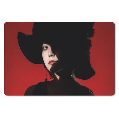 Produktbild von MuchoWow® Mauspad Mousepad Rot - Frau - Schwarz - Porträt 27x18 cm - Mousepads - Maus Mat - Pad - Mausunterlage - Büroartikel - Desk Matten