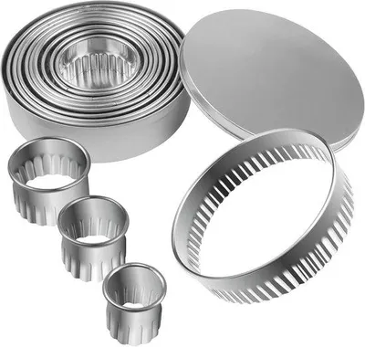 Produktbild von Famanu Ausstechformen Set aus Edelstahl - 12 verschiedene Größen