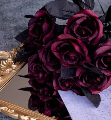 Produktbild von Zarte und Weinrote Seidenrosen - Dekorationsrosen für Hochzeit und Dekoration