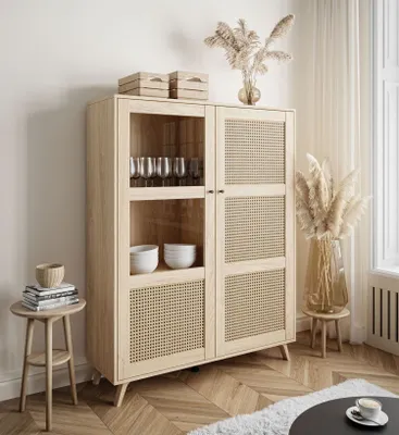 Produktbild von VIENNA 3D breite Vitrine mit Wiener Geflecht, Puccini Eiche + Wiener Geflechtdruck, schräge Kunststoffbeine