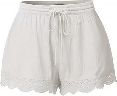 Produktbild von Sommerliche Shorts für Damen mit Spitzenbesatz - Bequeme High-Waist Baumwollshorts mit Kordelzug - Lässige Freizeitshorts für den Strand