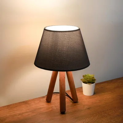 Produktbild von Opviq, Hochwertige Tischlampe aus 100% Holz, Schwarz, 30 cm hoch | Stoffschirm 22 x 14 cm | 150 cm Kabel | E27 Fassung, max. 40 W | Skandinavisches Design für modernes Wohnen.