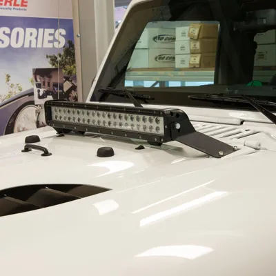 Obrázek produktu pro Držák LED lišty 20" na kapotu, černý, světelná lišta Jeep Wrangler JK 07-18