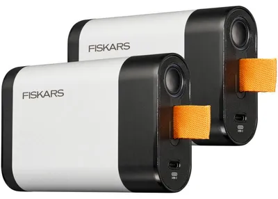 Produktbild von Fiskars 12V-4Ah x2 Akku für Fiskars Akku-Gartenscheren. Powerbank. USB-C-Kabel im Lieferumfang enthalten.