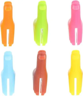 Imagen del producto de Cepillo para vino de silicona con forma de alpaca – Juego de 6 copas de vino tipo "lamb"