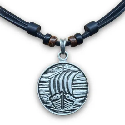Produktbild von HANA LIMA | Halskette Wikinger Schiff Leder Surfer Kette Herren Damen Kelten Schmuck