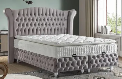 Produktbild von Casa Padrino Luxus Chesterfield Doppelbett Grau / Silber - Verschiedene Größen - Massivholz Bett mit Kopfteil und Matratze - Schlafzimmer Möbel - Hotel Möbel - Chesterfield Möbel - Luxus Möbel