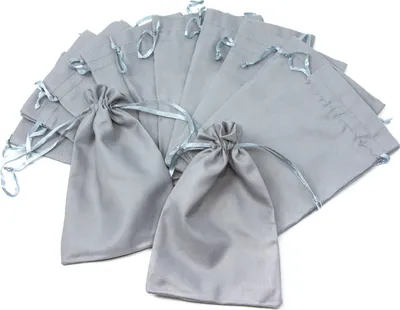 Produktbild von Oblique Unique 12 Baumwollsäckchen Baumwollbeutel mit Zugband Stoffsäckchen für Geschenke als Deko Weihnachten grau