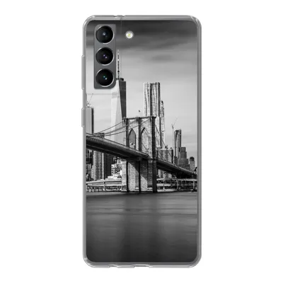 Produktbild von MuchoWow® Handyhülle Schutzhülle Hülle für Samsung Galaxy S21 Architektur - New York - Brooklyn Bridge - Wasser - Schwarz und weiß Silikon Softcase Handy Hülle - Softcase