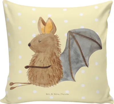 Produktbild von Mr. & Mrs. Panda mikrofaser dekokissen Fledermaus Sitzen - Gelb Pastell - Geschenk, Fledermäuse, Sofa Kissen, Gemütliches, Lustige Sprüche, Deko, Entspannen, 40x40