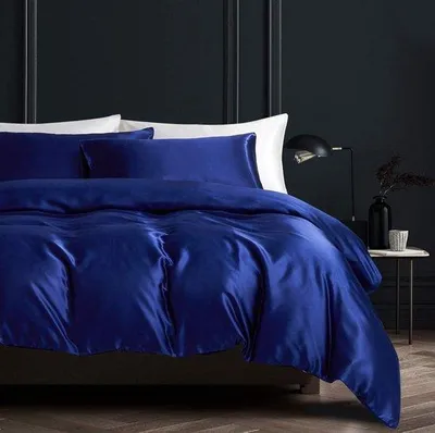 Produktbild von Unyqoos® s Mikrofaser-Satin-Bettwäsche-Set 220 x 240 cm, dunkelblau – 2 Kissenbezüge 80 x 80 cm, Reißverschluss & 4 Eckbänder