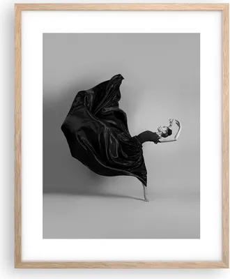 Produktbild von Gerahmtes Poster - Rahmen in heller Eiche - Tanz Schwarz Kleid - 40x50 cm - Wand Bild - Wanddeko - Wandbilder - Kunstposter - Wandposter - Bilderrahmen - Bilder - Kunstdruck - P2NPA40x50-4869