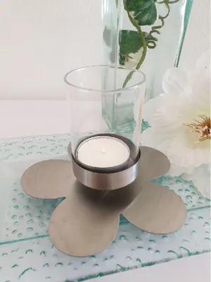 Produktbild von GI15 silberfarbend Teelichthalter Blüte