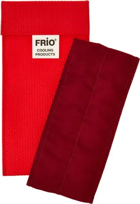 Produktbild von FRIO DOPPEL Diabetiker Insulin Kühltasche 8 x 18 cm rot | Für bis zu 2 Insulin Pens | Kühlt mit kaltem Wasser I Keine Kühlakkus notwendig | Wiederverwendbar