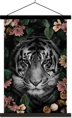 Produktbild von MuchoWow® Textilposter Tiger - Blumen - Schwarz - Weiß 40x60 cm mit schwarzem Rahmen - Wanddekorationen