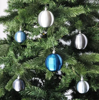 Produktbild von JACK by Inge 50x Kunststoff Kugeln Christbaumkugeln inkl. Haken Ø 4 + 6 cm Rillenkugeln Box , Farbe:Blau-Grau